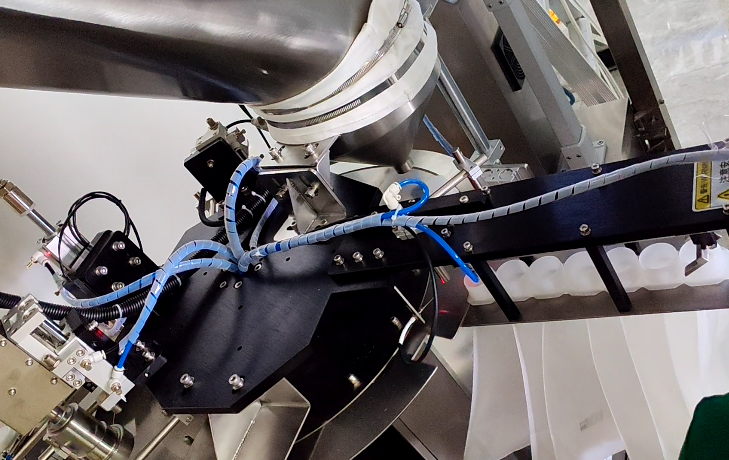 一体化解决方案！高端大米灌装旋盖机满足高品质包装需求(图2)